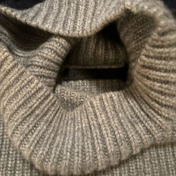 JENNI KAYNE cashmere sweater grey xs turtleneck EUC Retails for $595 - Picture 7 of 7